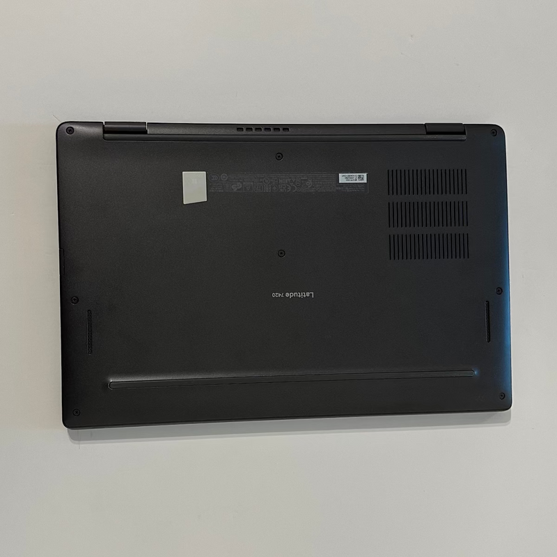 The Front View of the Dell Latitude 7420 - with 11th Generation of the Intel Core-i5, 256GB SSD and 16GB RAM